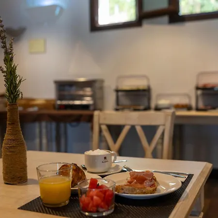 Hotel Turistica De 3*